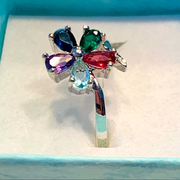 🌸🆕 Cool Colored Crystal Flower Silver Ring - Picture 3 of 5